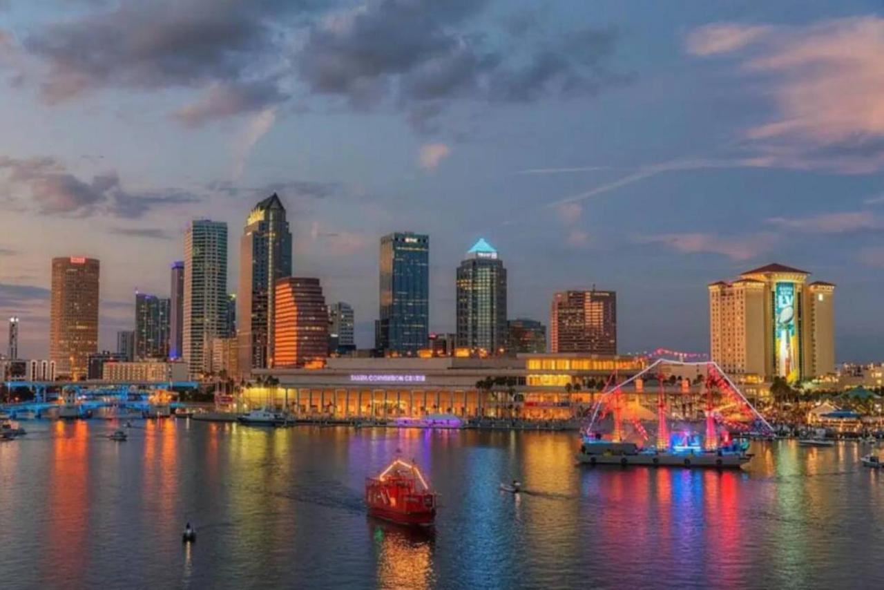 Bay Views From Your Balcony Beach Resort Tampa Exterior foto