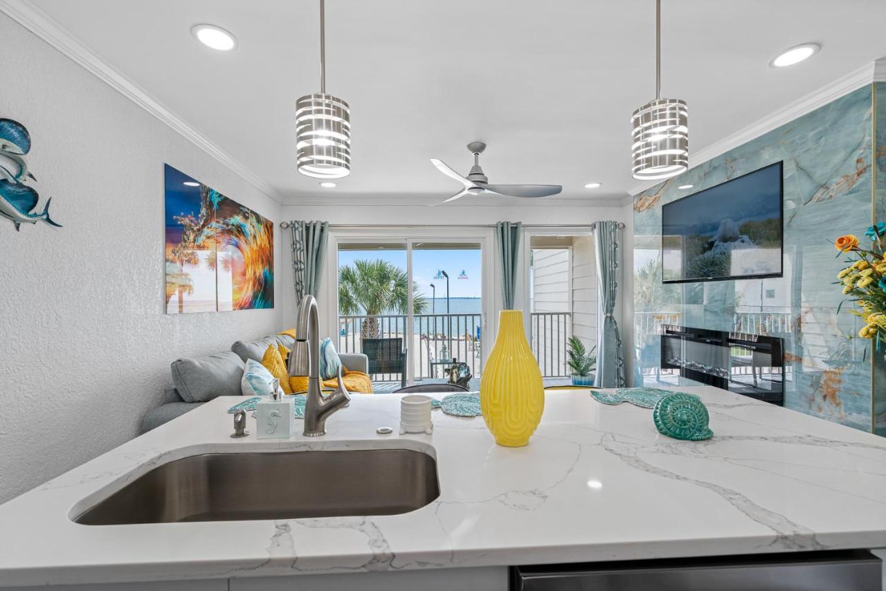 Bay Views From Your Balcony Beach Resort Tampa Exterior foto