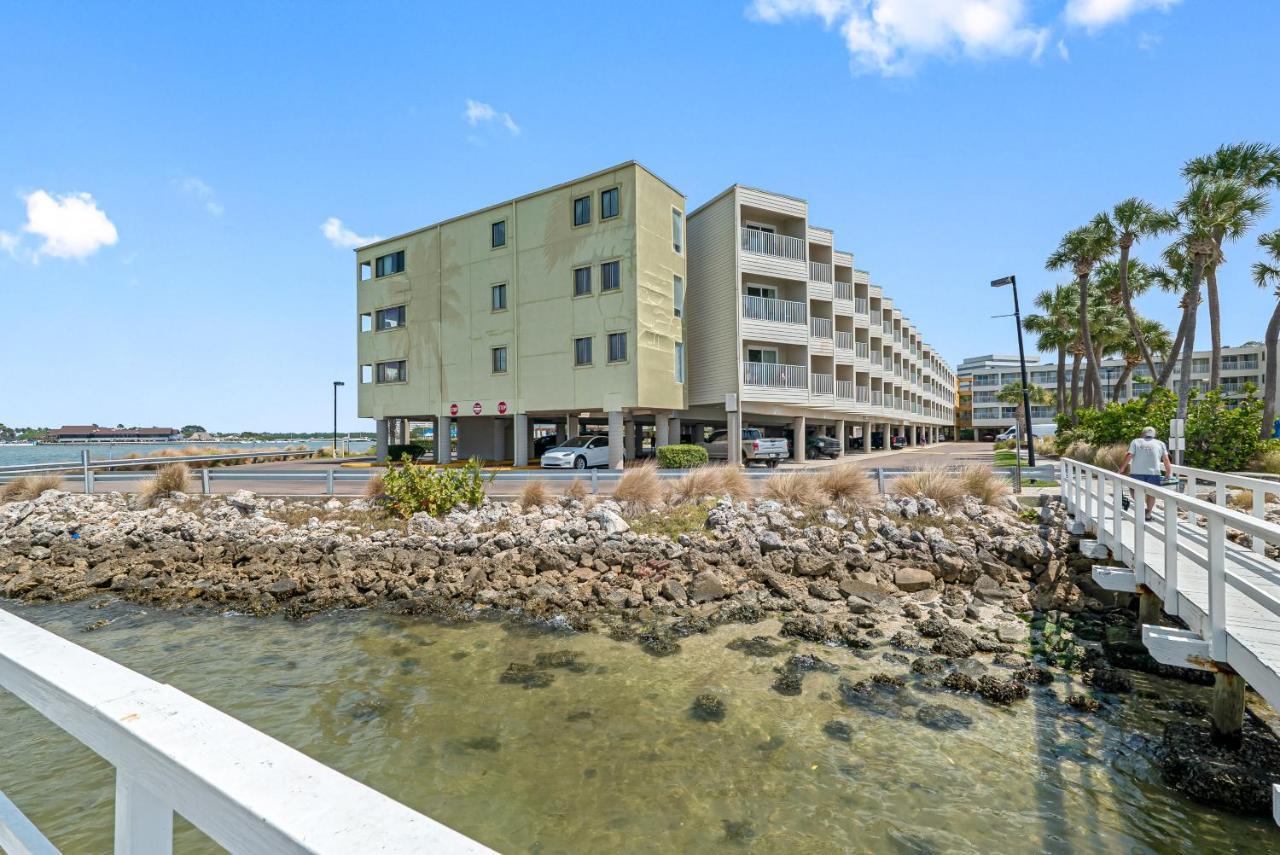 Bay Views From Your Balcony Beach Resort Tampa Exterior foto